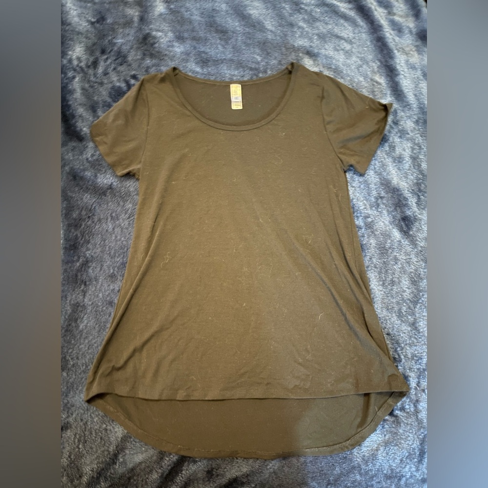 LuLaRoe Classic Black Tee (Bin b)